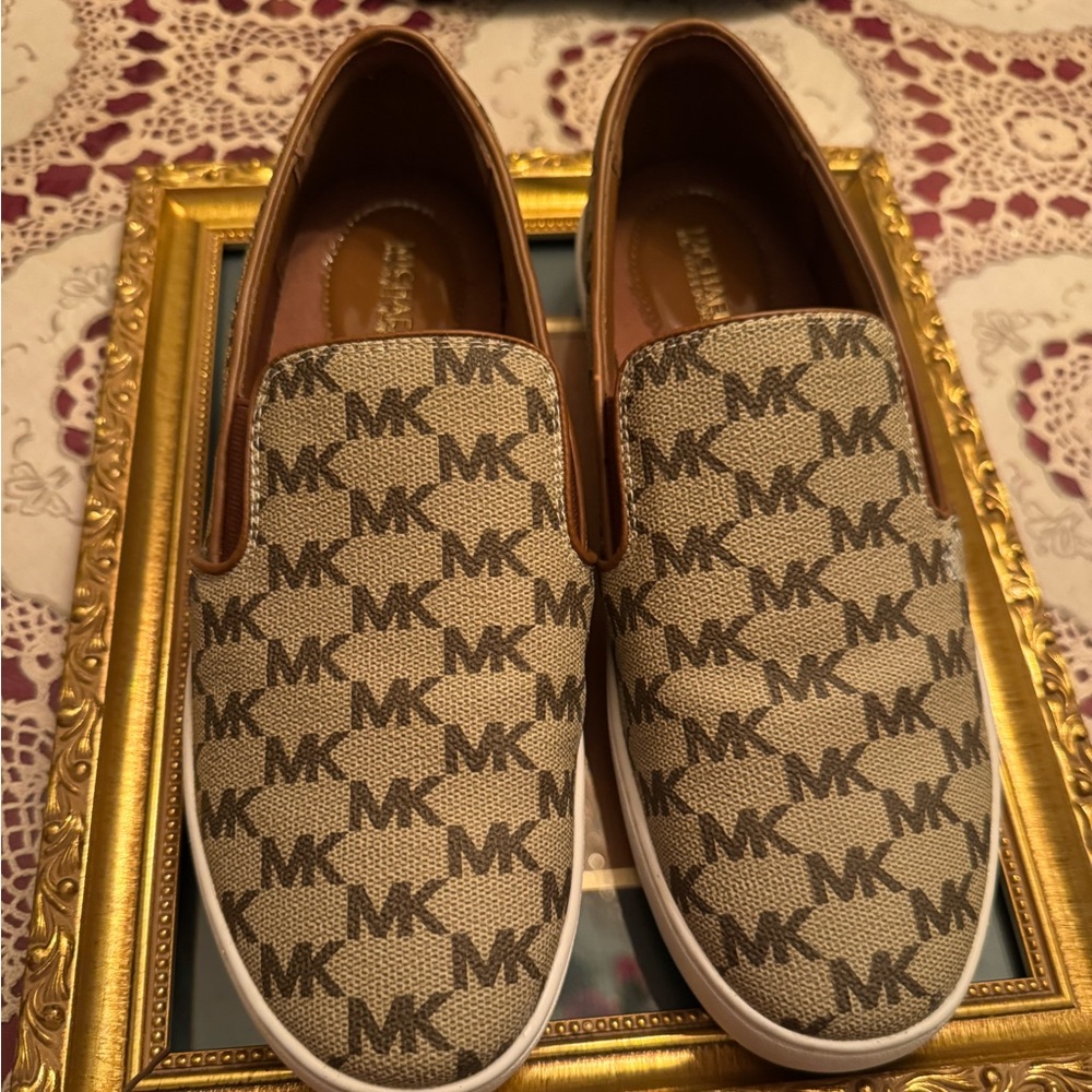 Teddi Signature Logo Slip-On Sneaker